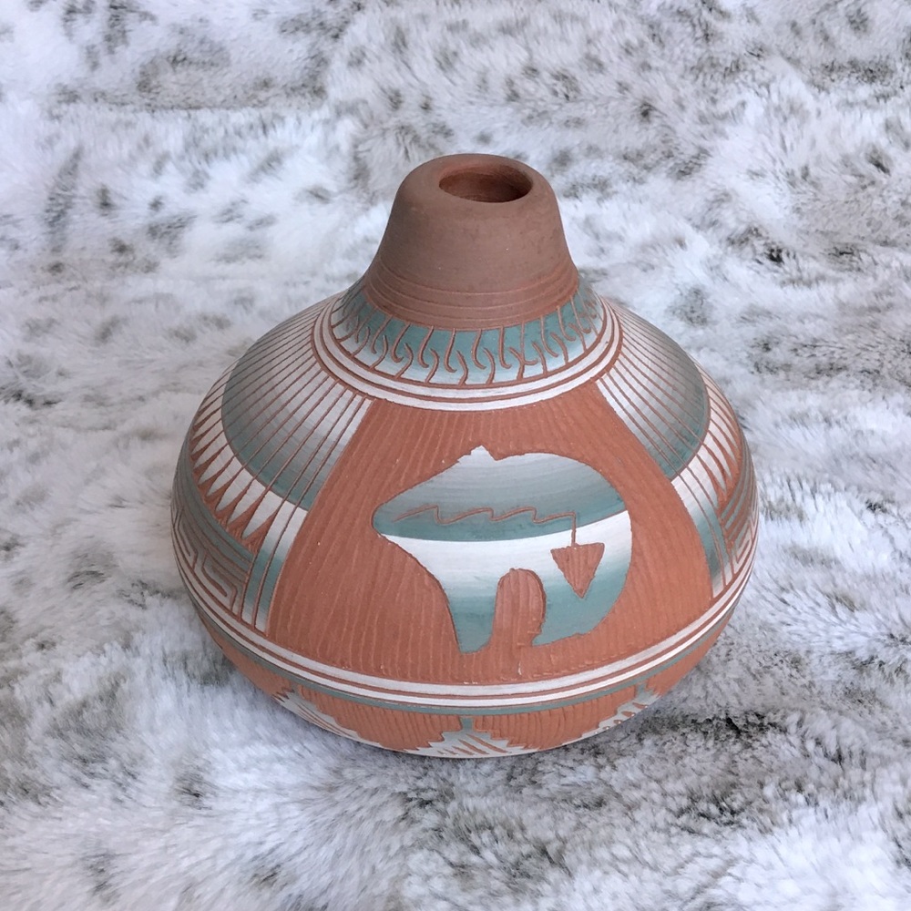Lori Smith Navajo Pottery